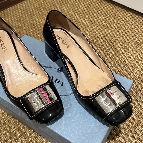 Prada Vernice Black Patent block heel pump w/silver buckle and 2 inch heel - Picture 4 of 13